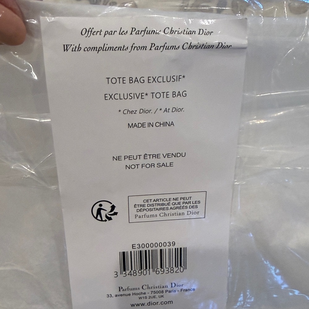 Dior Metallic Gold Star Mesh Tote - Picture 7 of 13